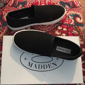 Steve Madden slip on sneakers